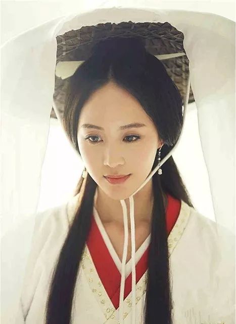 中国古代服饰的演变史 (古代女子穿什么服装最好看)