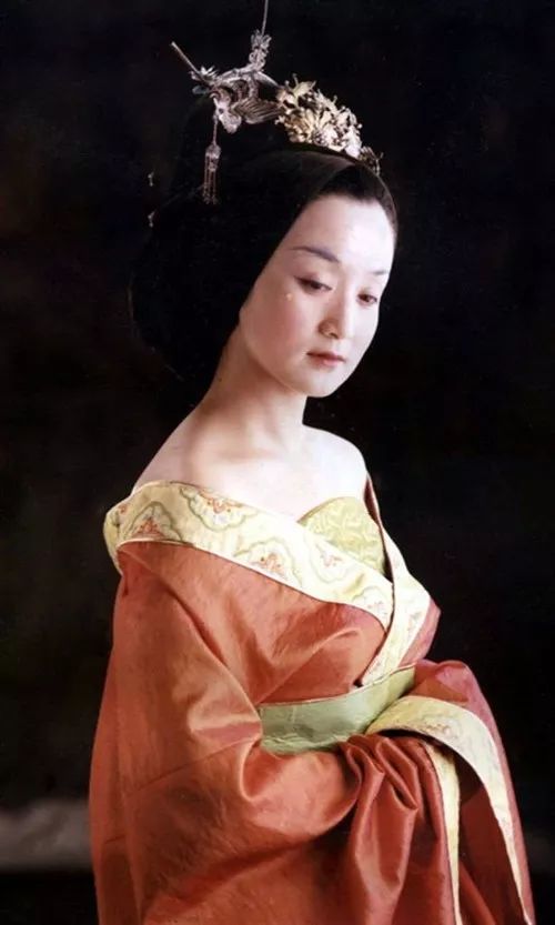 中国古代服饰的演变史 (古代女子穿什么服装最好看)