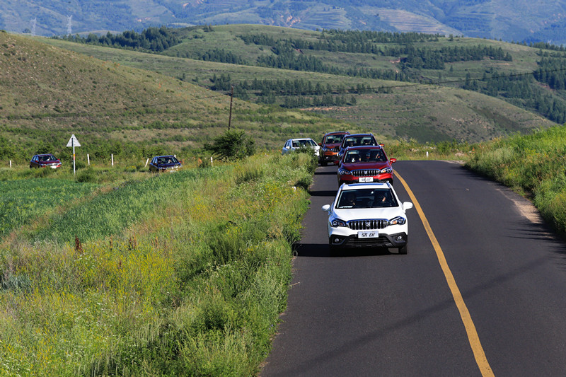 张北草原试驾长安铃木骁途,寻找简单生活中的“小确幸”