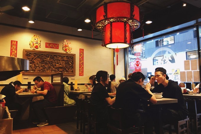 购物天堂里的市井味道：是古惑仔的码头，也是陈奕迅的“香港胃”