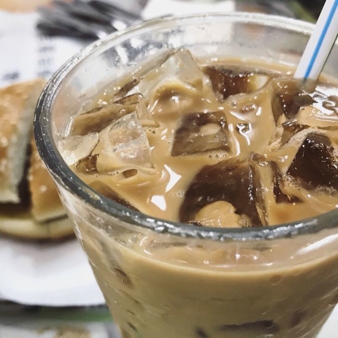 购物天堂里的市井味道：是古惑仔的码头，也是陈奕迅的“香港胃”