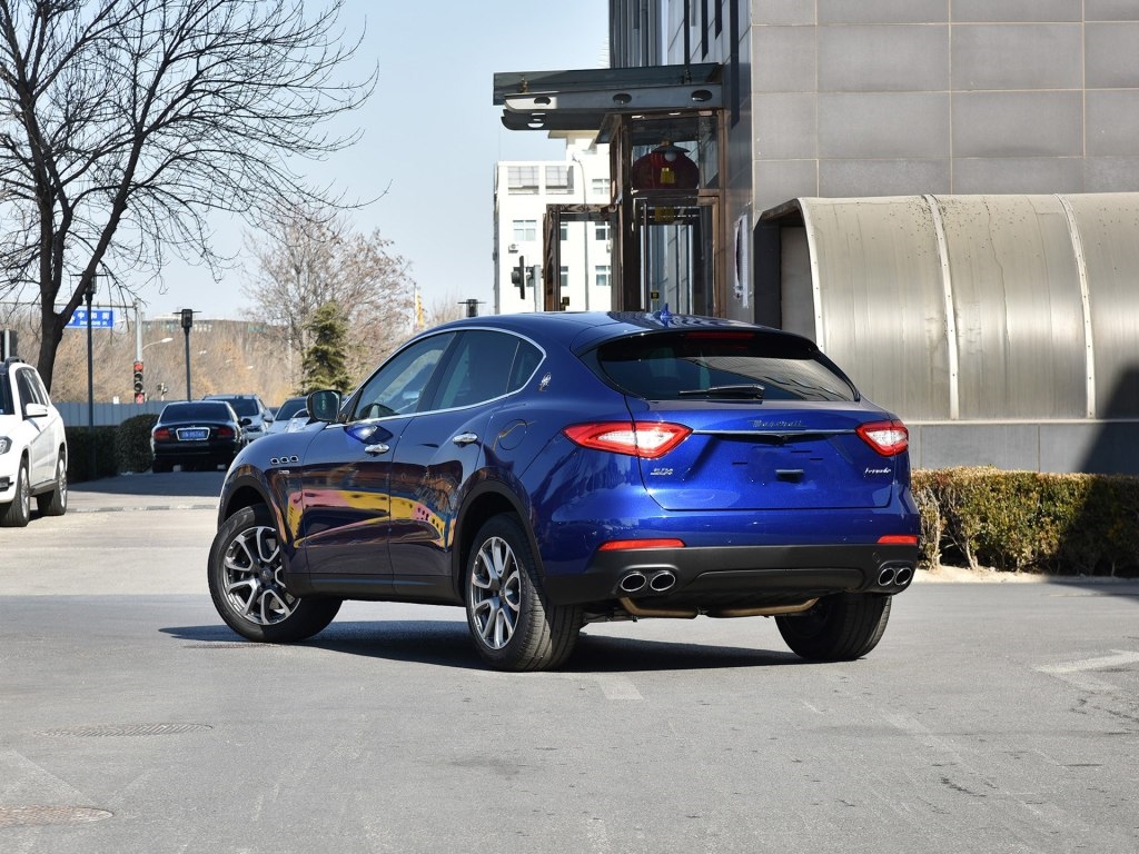 全系大天窗车型,3.0t6缸全时四驱新车