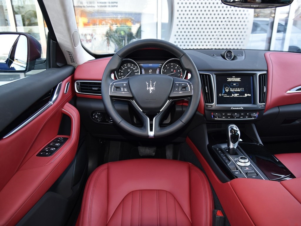 全系大天窗车型,3.0t6缸全时四驱新车