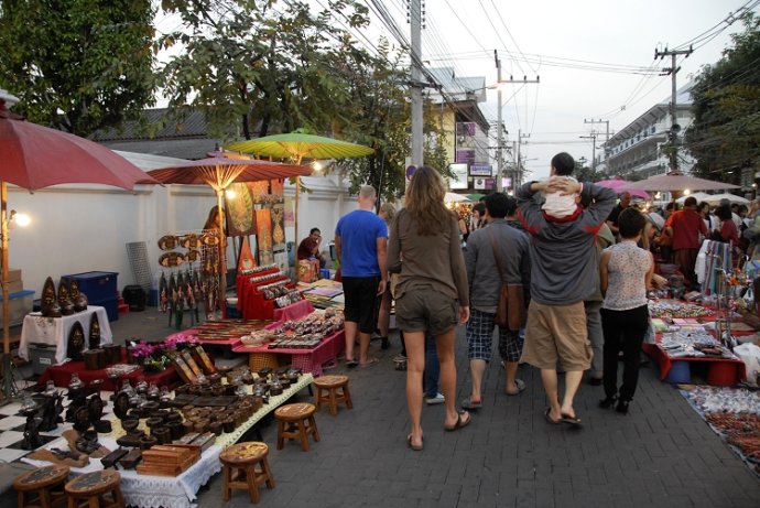 亲历泰国清迈夜市,泰国清迈十大夜市排名