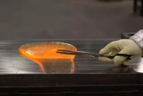 什么样的钢化膜摔不碎屏幕,全面屏手机有没有摔不坏钢化膜