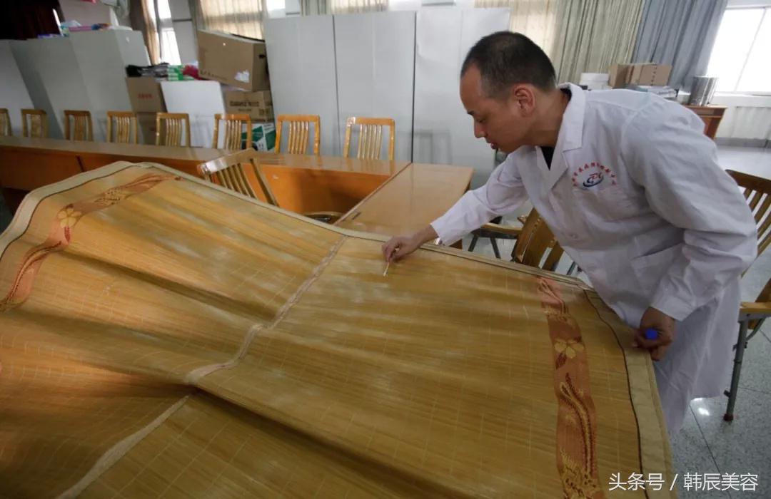 防止脸上长粉刺的方法,脸上长斑要当心