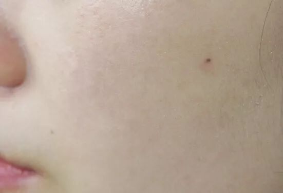 选粉底啦8款爆火持妆粉底测评,粉底推荐遮斑前十名红榜