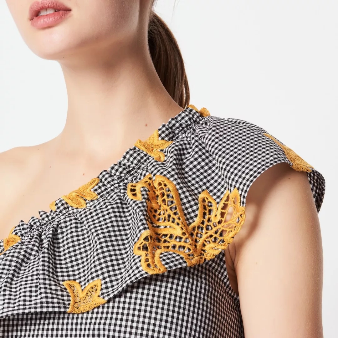 「逢逛必买」|“穿上她家的裙子,不去派对也该去喝一杯!”