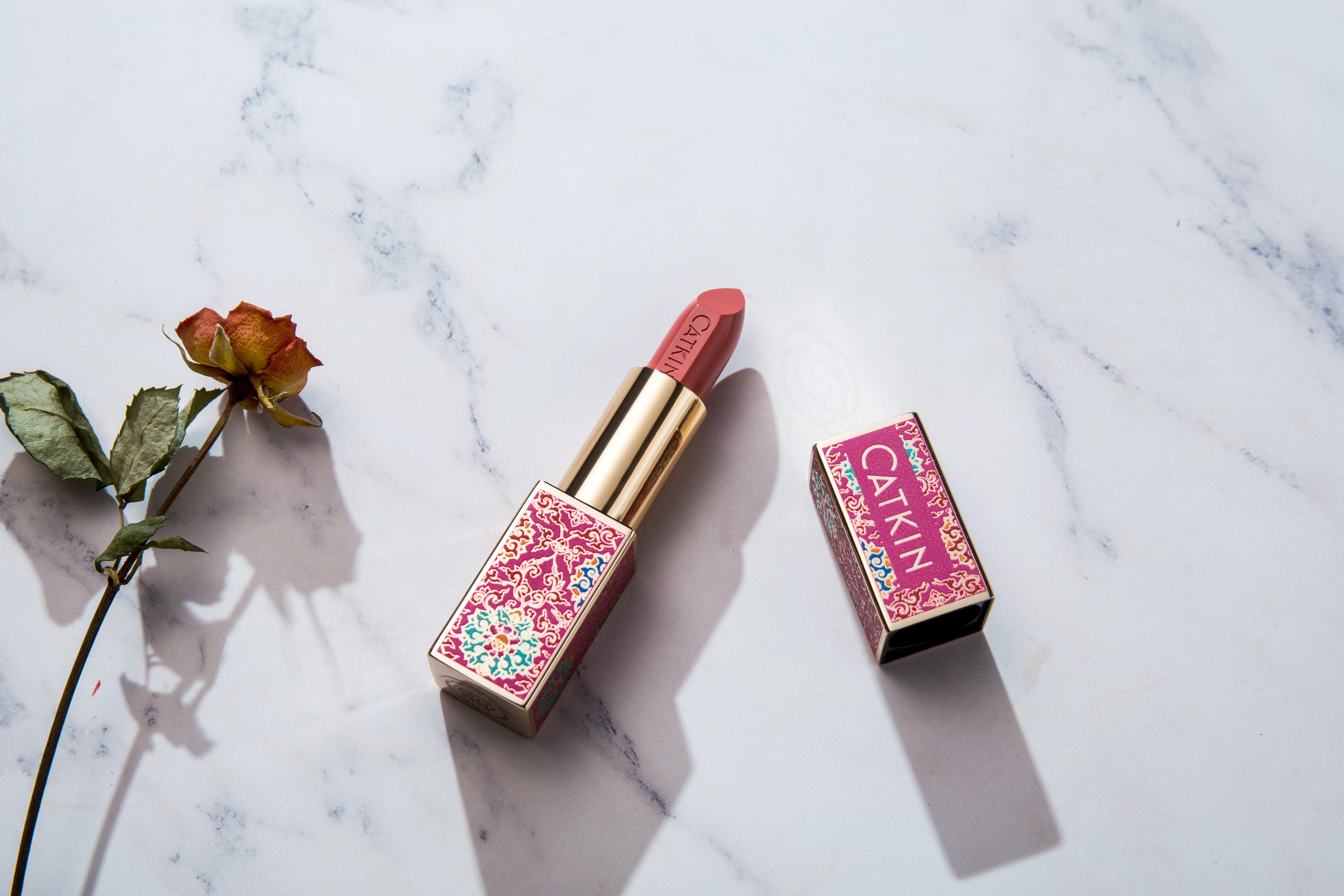 这支逼哭阿玛尼、秒杀YSL的口红太好看！众达人疯狂安利10086次！