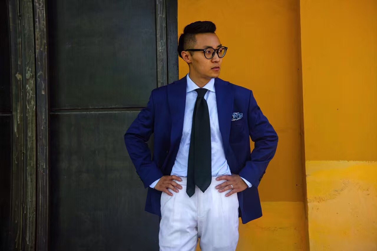 他是新与旧的对立面对话Hollister店铺经理Edward