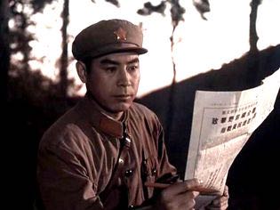 经典战争片《渡江侦察记》，儿时记忆，还记得“香烟洋火桂花糖”