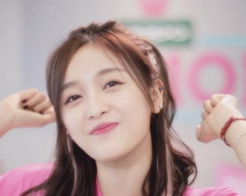 不要再素颜了学会这几款日常妆容,不要素颜朝天但也不浓妆艳抹