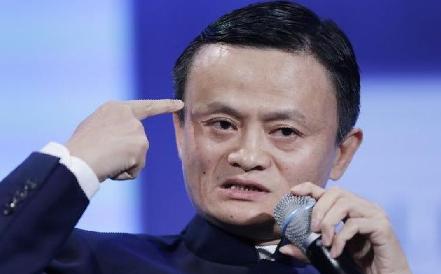 女朋友想买2000元的包包,女友想买2万的包