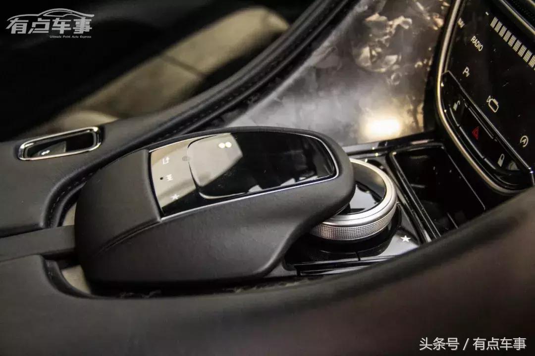 阿斯顿马丁第一台量产车,阿斯顿马丁dbs2023款超跑