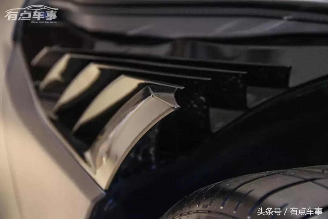 阿斯顿马丁第一台量产车,阿斯顿马丁dbs2023款超跑