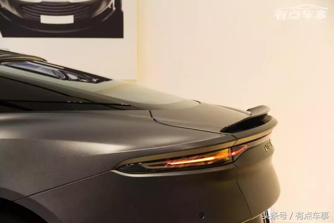 阿斯顿马丁第一台量产车,阿斯顿马丁dbs2023款超跑