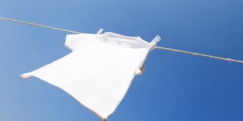 西瓜汁弄到衣服上怎么洗掉,衣服染上西瓜汁洗不掉怎么办