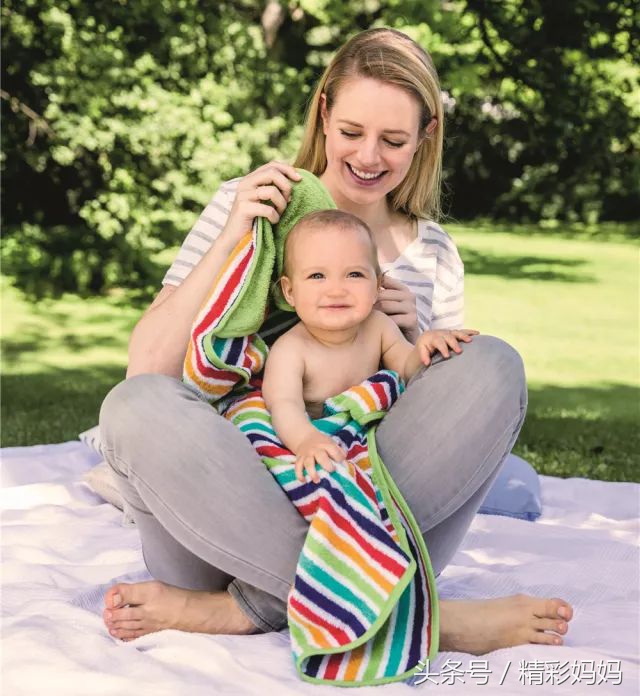 喜欢摸妈妈头是怎么回事,喜欢摸妈妈耳垂是什么心理