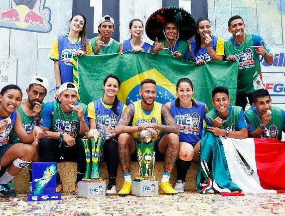 内马尔赛后被采访视频,2019内马尔五人制足球决赛