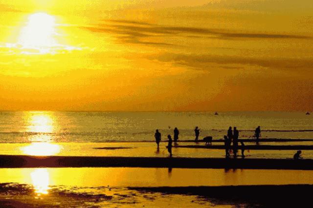 马尔代夫的蓝天绿树水清沙白,北京周边绝美海滩