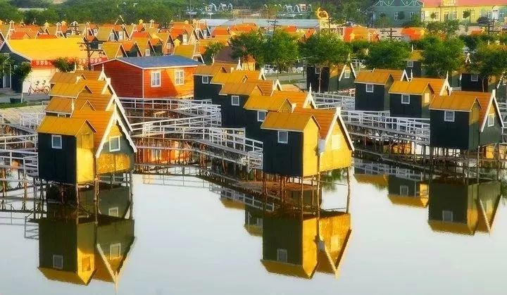 马尔代夫的蓝天绿树水清沙白,北京周边绝美海滩