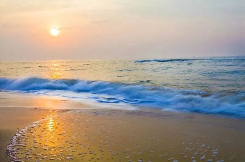 马尔代夫的蓝天绿树水清沙白,北京周边绝美海滩