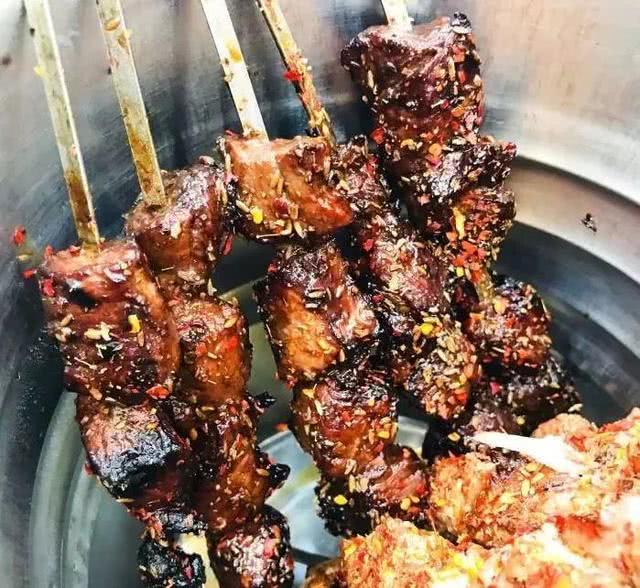 藏在市中心的美食街,吃一年都吃不够!第一个就是北京人爱吃的