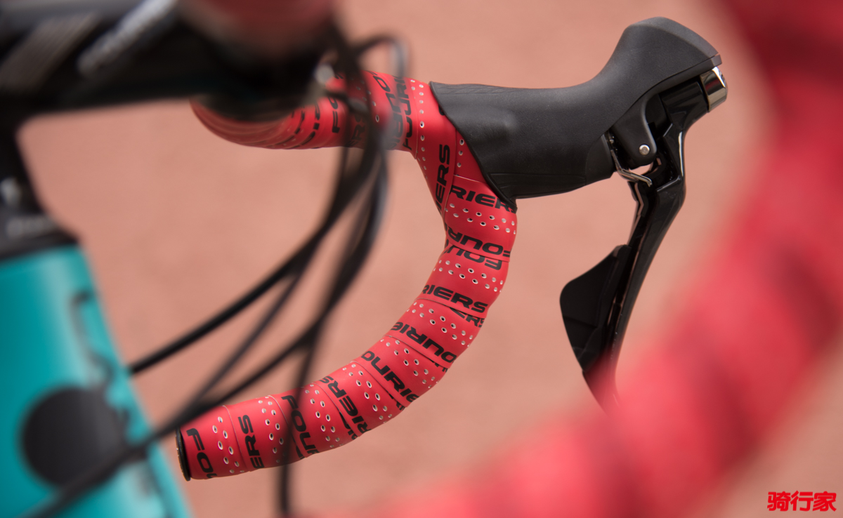 充分自由展示个性的平台——LAMINARATUR