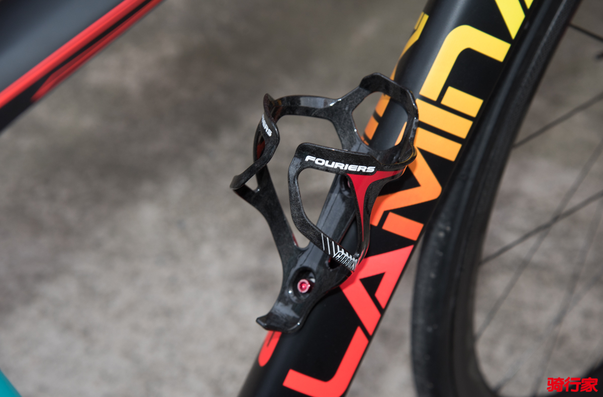 充分自由展示个性的平台——LAMINARATUR