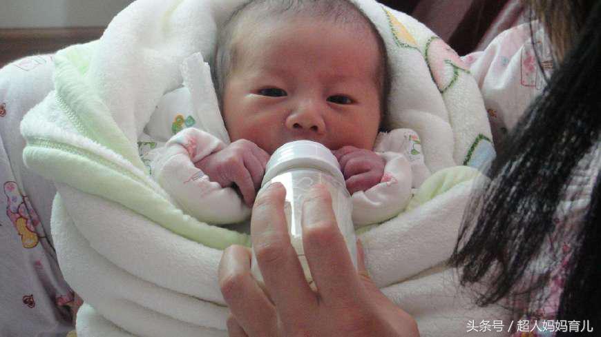 没满月的宝宝肚子老是咕噜咕噜叫,满月的宝宝肚子咕噜咕噜响还哭闹