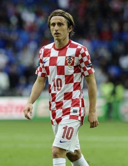 世界足球先生梅西c罗投票,fifa公布世界足球先生