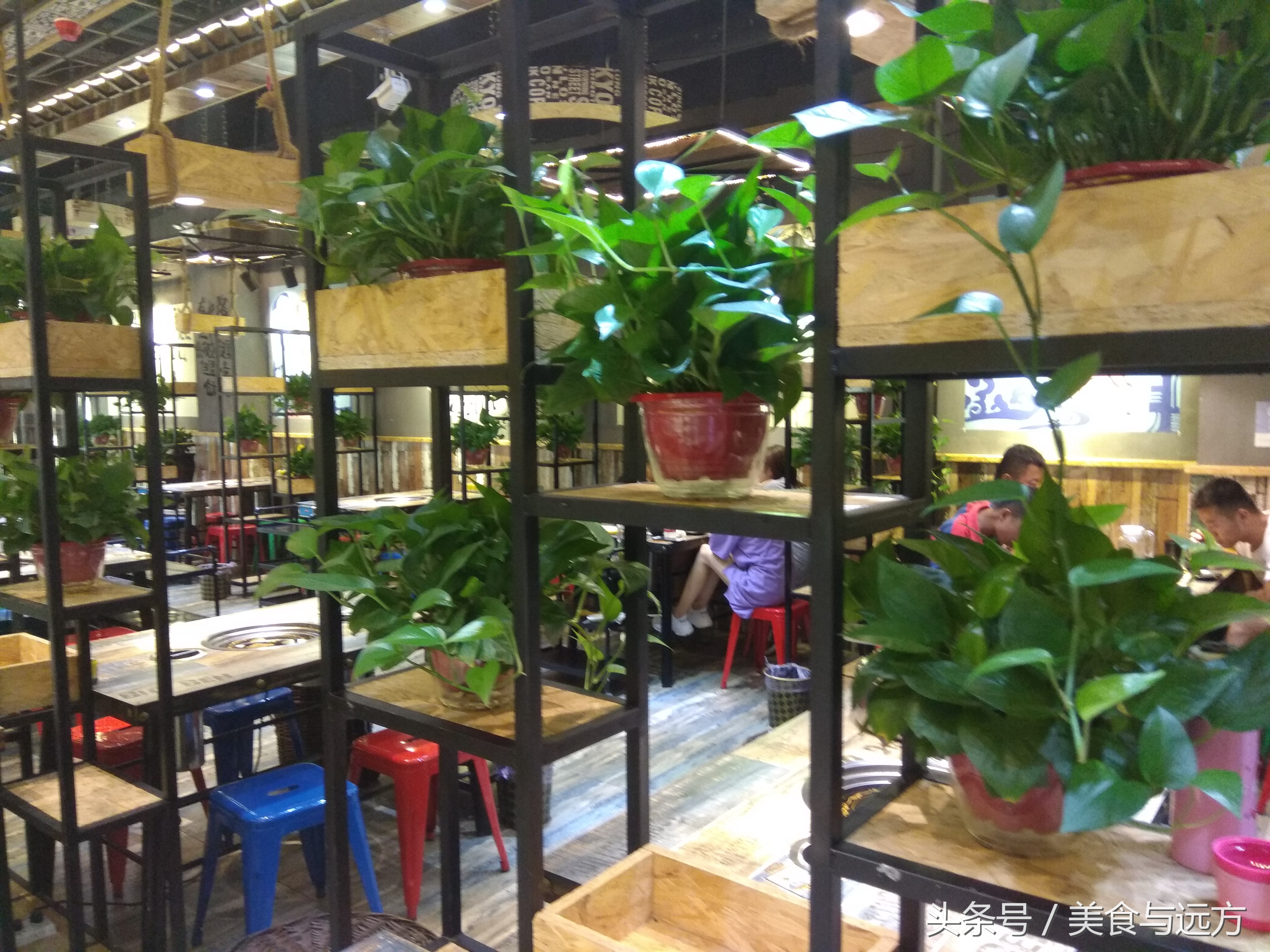 屋头串串成都探店,成都屋头串串香三原店