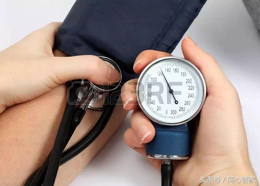 胸闷胸痛气短呼吸不畅是什么原因,气接不上胸闷呼吸不畅是什么原因