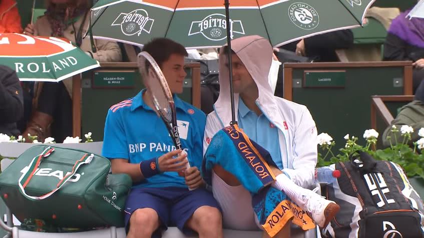 足球比赛下雨中断比赛,足球比赛下雨中断