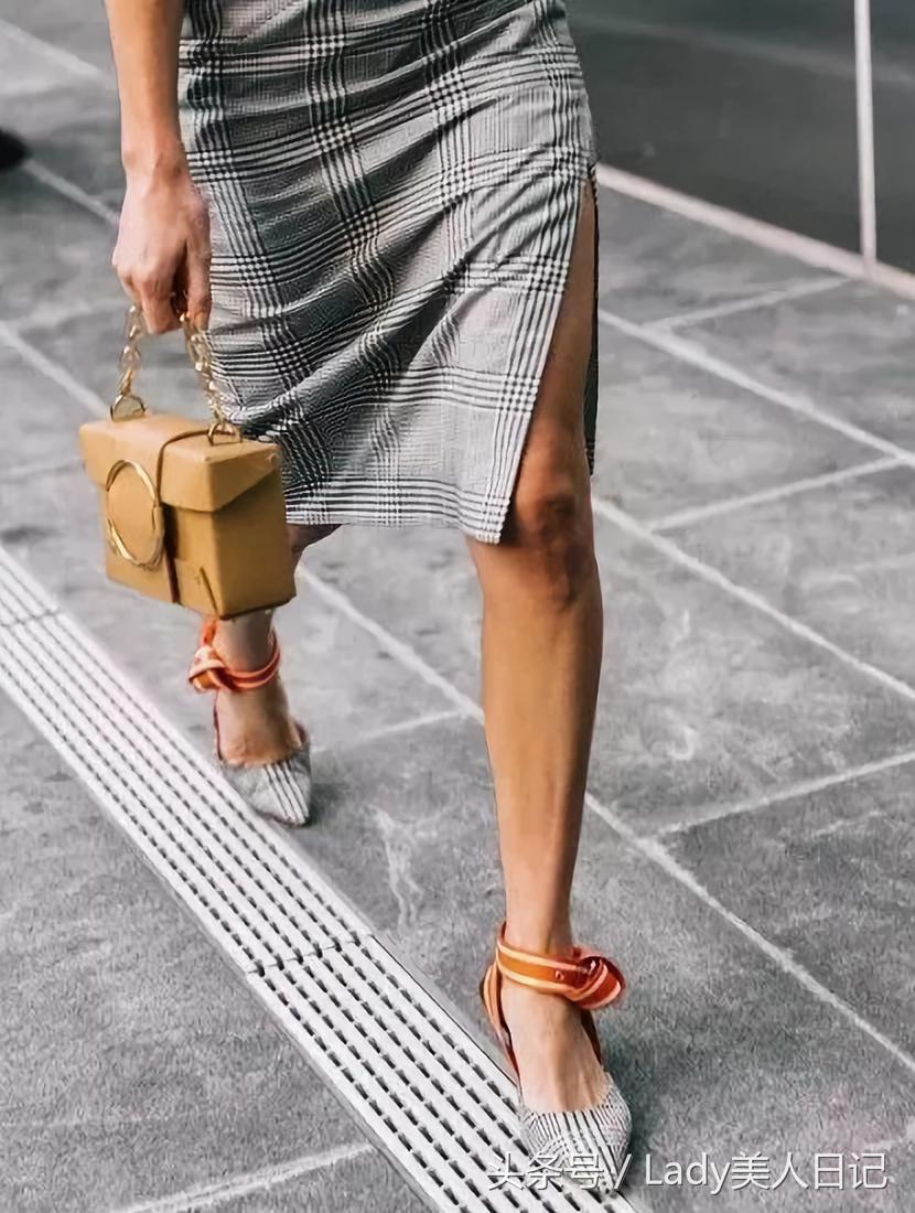 既能穿高跟鞋也能驾驭的平底鞋,平底鞋这样穿也能显腿长