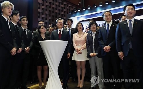 exo的盘点,现在的exo和刚出道的exo合照