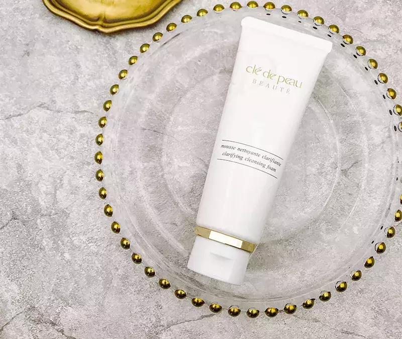 她用200万面霜公开打脸小红书女星？娱乐圈化妆品同款扒料！