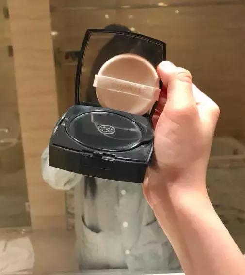 她用200万面霜公开打脸小红书女星？娱乐圈化妆品同款扒料！