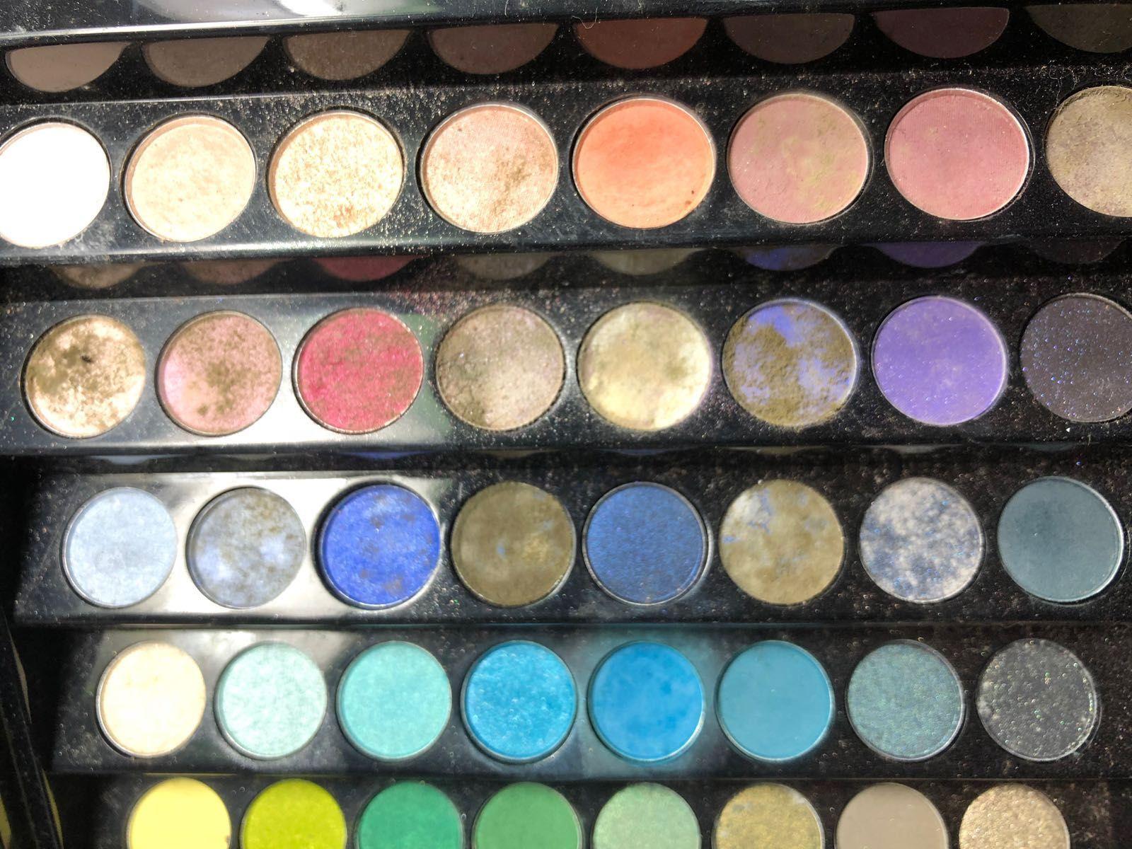 化妆品发霉是什么样的,化妆品受潮了怎么办