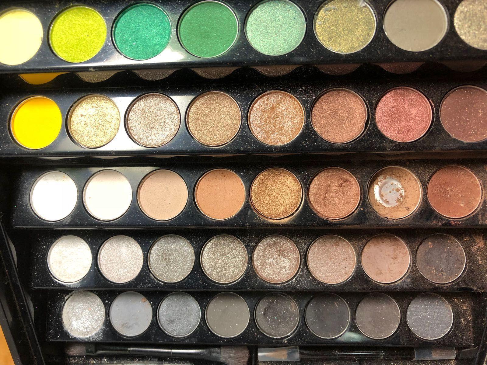 化妆品发霉是什么样的,化妆品受潮了怎么办