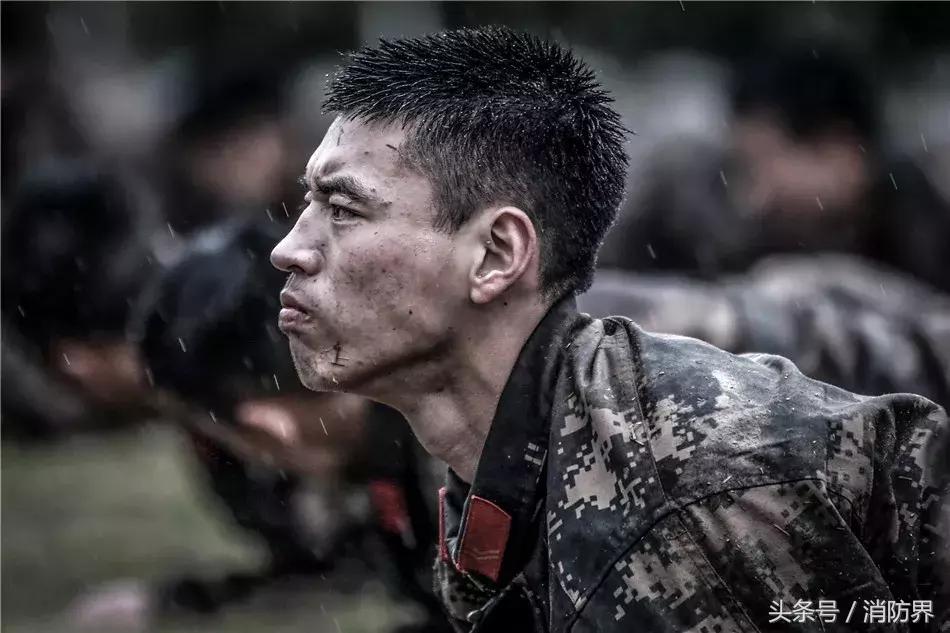 消防兵的身躯究竟背负着怎样的责任和使命？这几张图片告诉你！