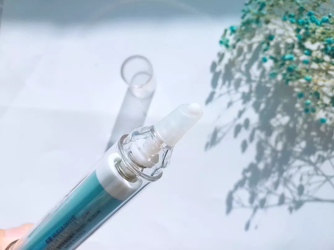 2周!黑眼圈没了、眼纹也淡了这个“眼周小熨斗”让眼睛年轻了10岁不止!