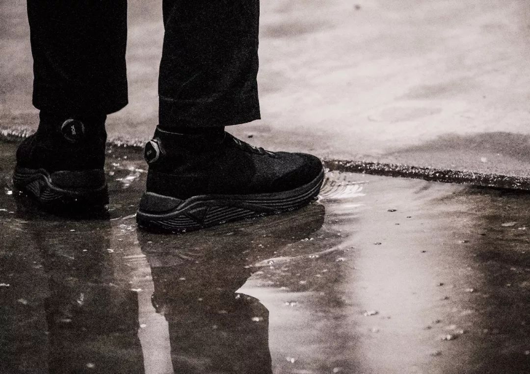 潮闻快食知名鞋店Solebox要求买家上脚离店！