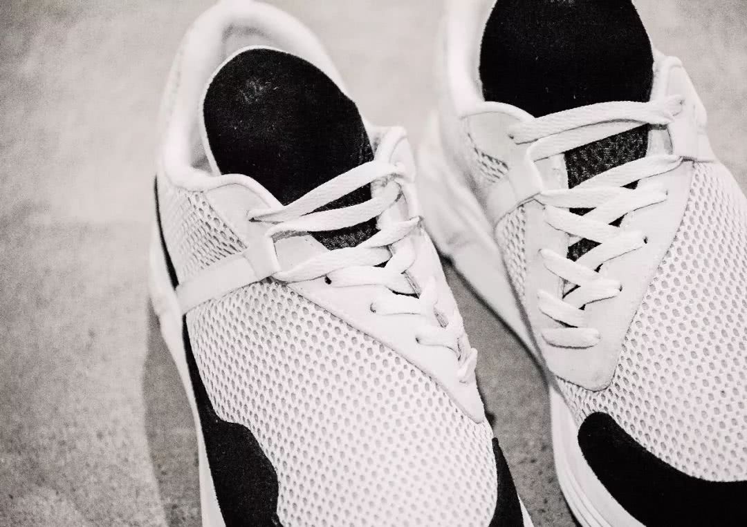 潮闻快食知名鞋店Solebox要求买家上脚离店！