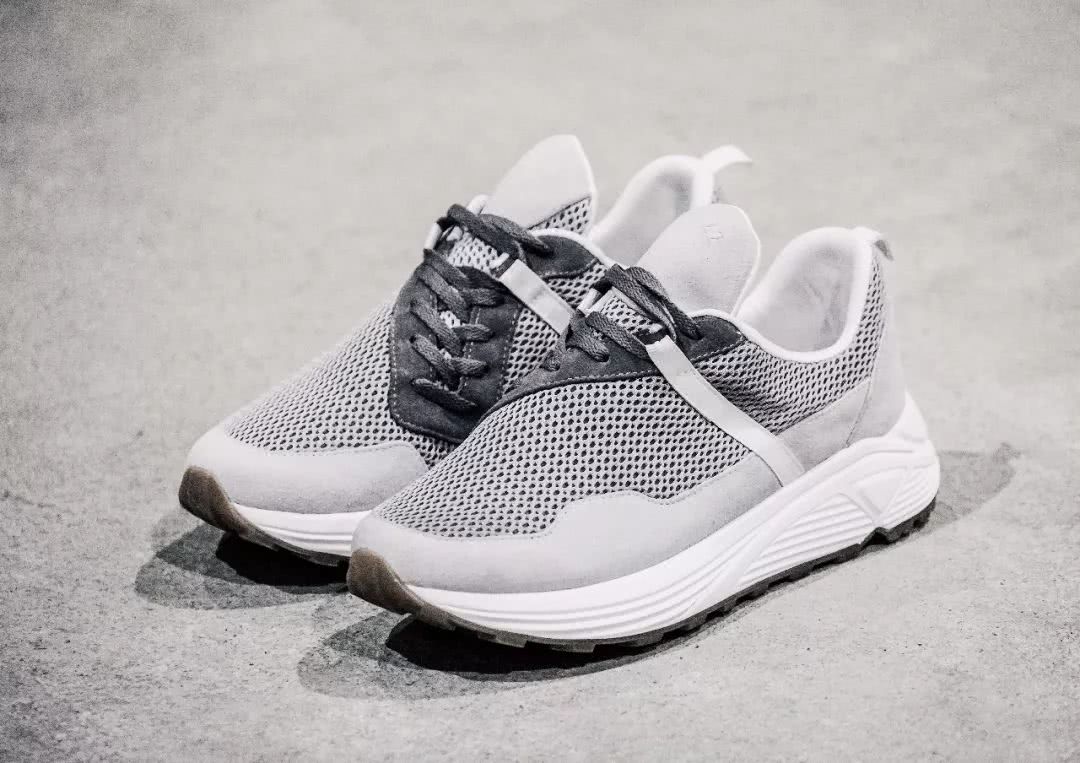 潮闻快食知名鞋店Solebox要求买家上脚离店！