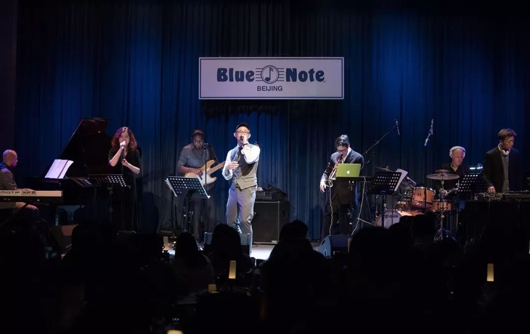 潮闻快食知名鞋店Solebox要求买家上脚离店！