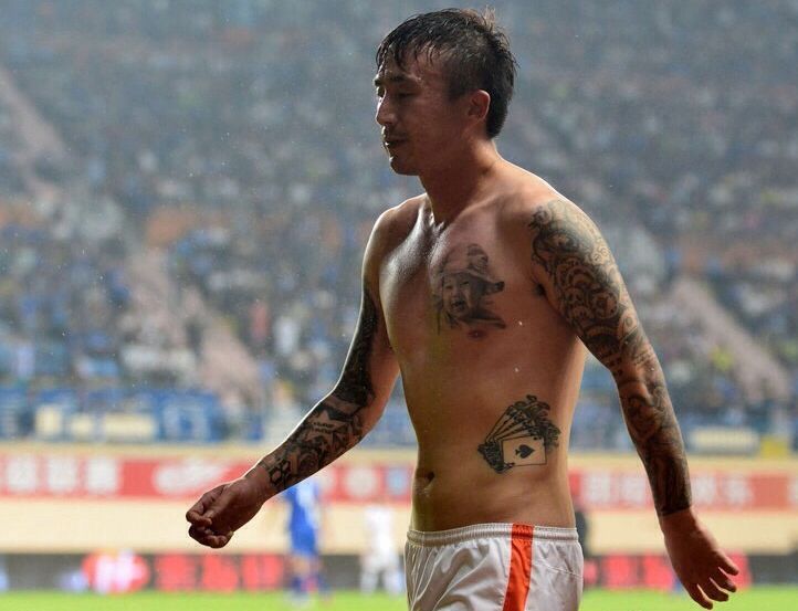 瓒崇悆涓婄殑鐬掑ぉ杩囨捣,瓒崇悆璧涘満涓婄姝㈡埓椤归摼