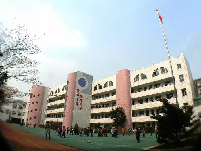 三桥公办学校,三桥一外的小学学费