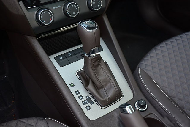 预算10-15万选这三款轿车准没错,最低6万起这4台精品轿车家用首选