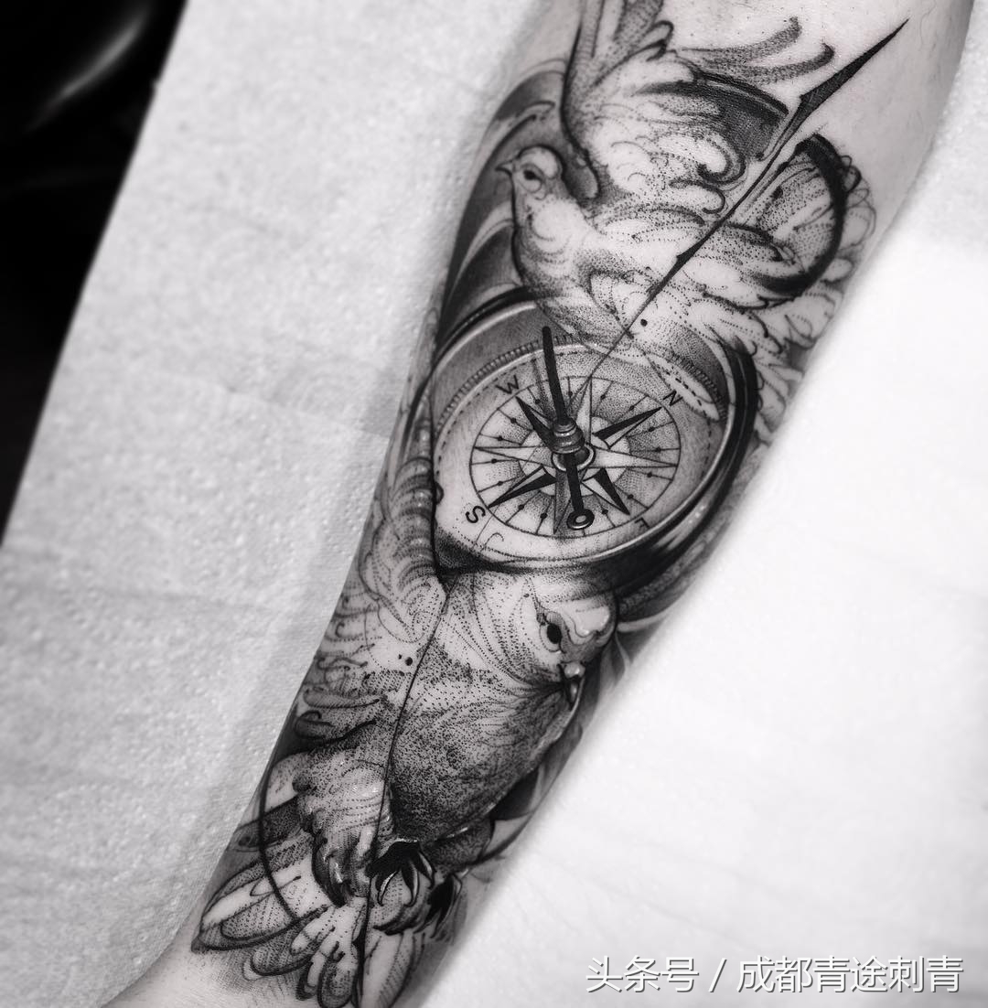 从球场到纹身店，一个差点被足球“耽误”的纹身师